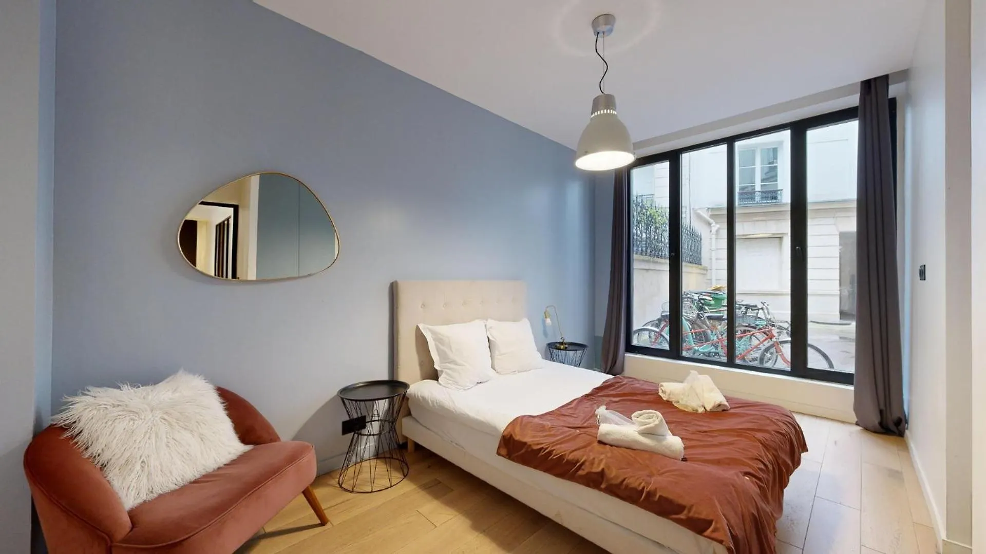 Bluestay 151- Charmant A * Paris